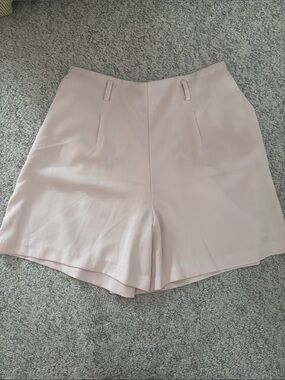 Uniqlo Women's High-Waist Shorts in Pale Pink